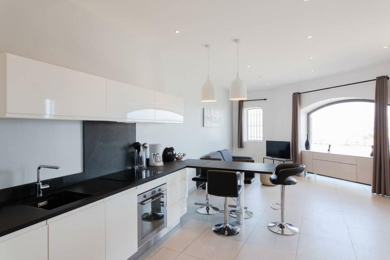 Appartement 4 Personnes Vue Mer Remparts Antibes Exteriér fotografie